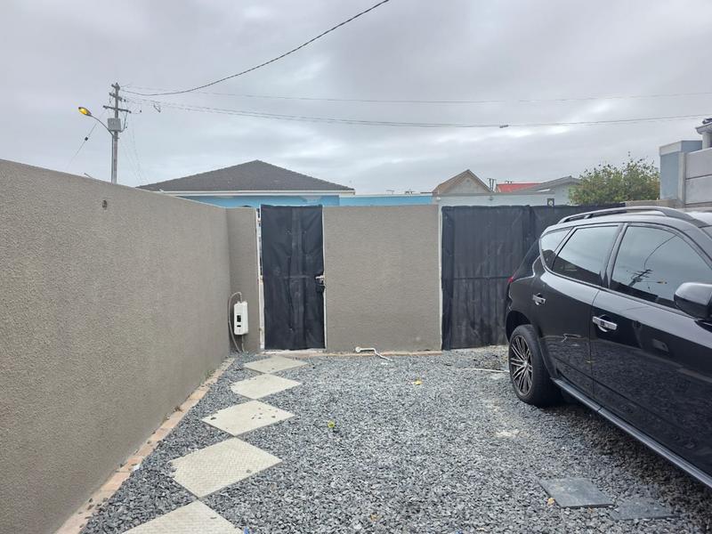 2 Bedroom Property for Sale in Maitland Western Cape